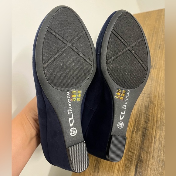 Chinese Laundry Nima Wedge Pump Elegant Navy Excellent Condition Women’s Sz 6.5 - Picture 8 of 10